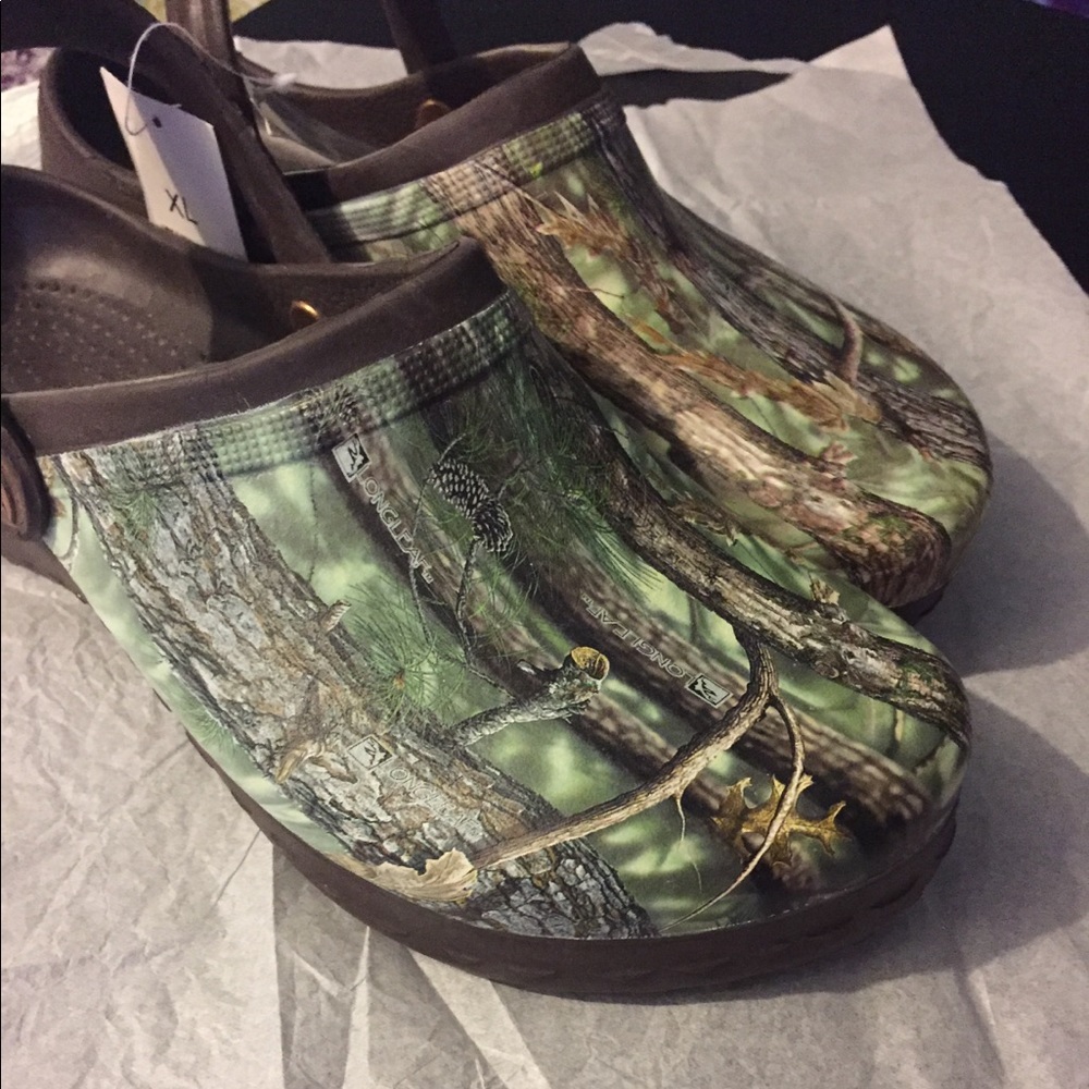 NWT. Camo Crocs